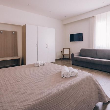 La Promenade Rooms & Suites Olbia Ngoại thất bức ảnh