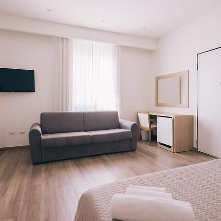 La Promenade Rooms & Suites Olbia Ngoại thất bức ảnh