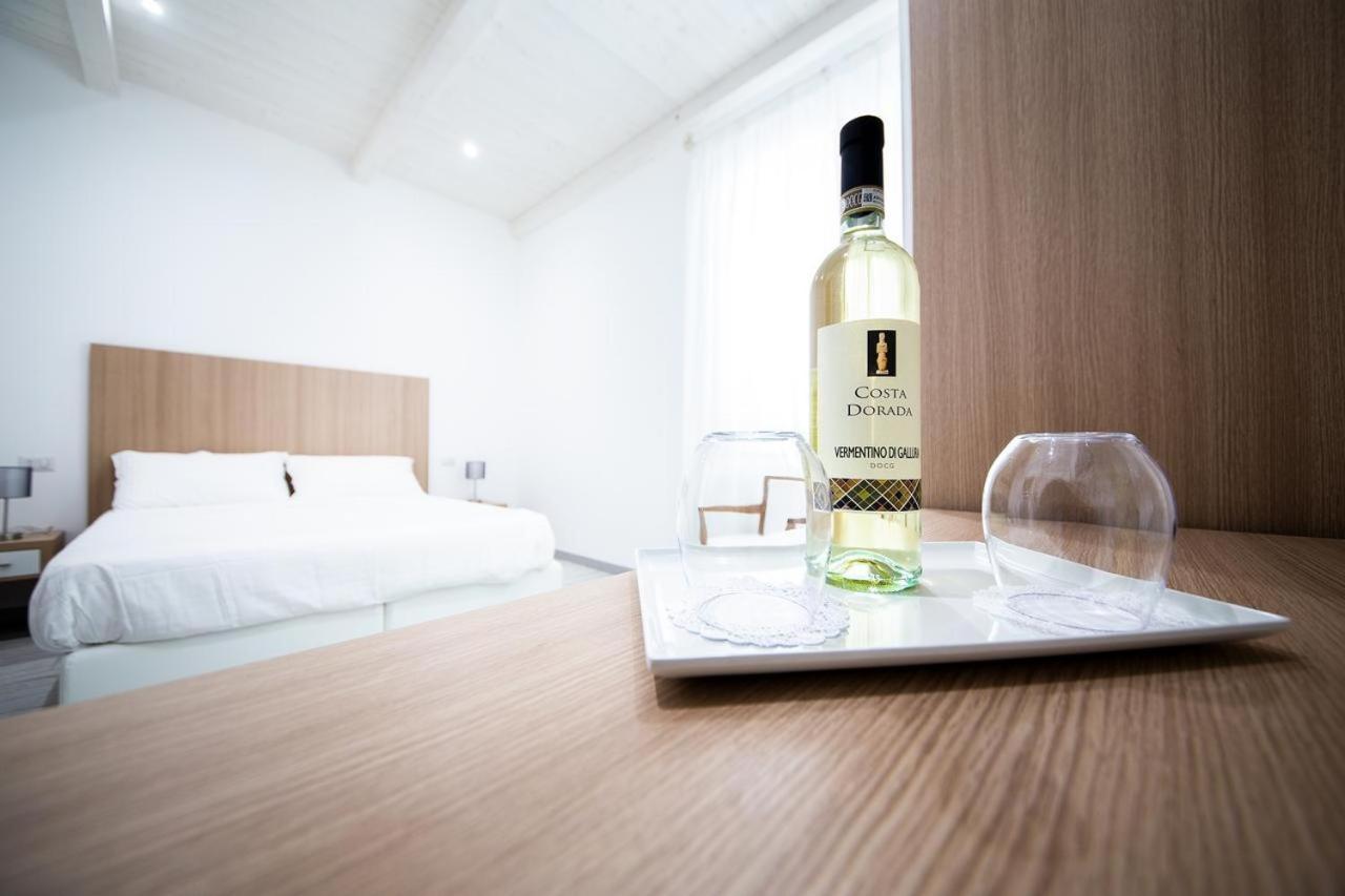La Promenade Rooms & Suites Olbia Ngoại thất bức ảnh