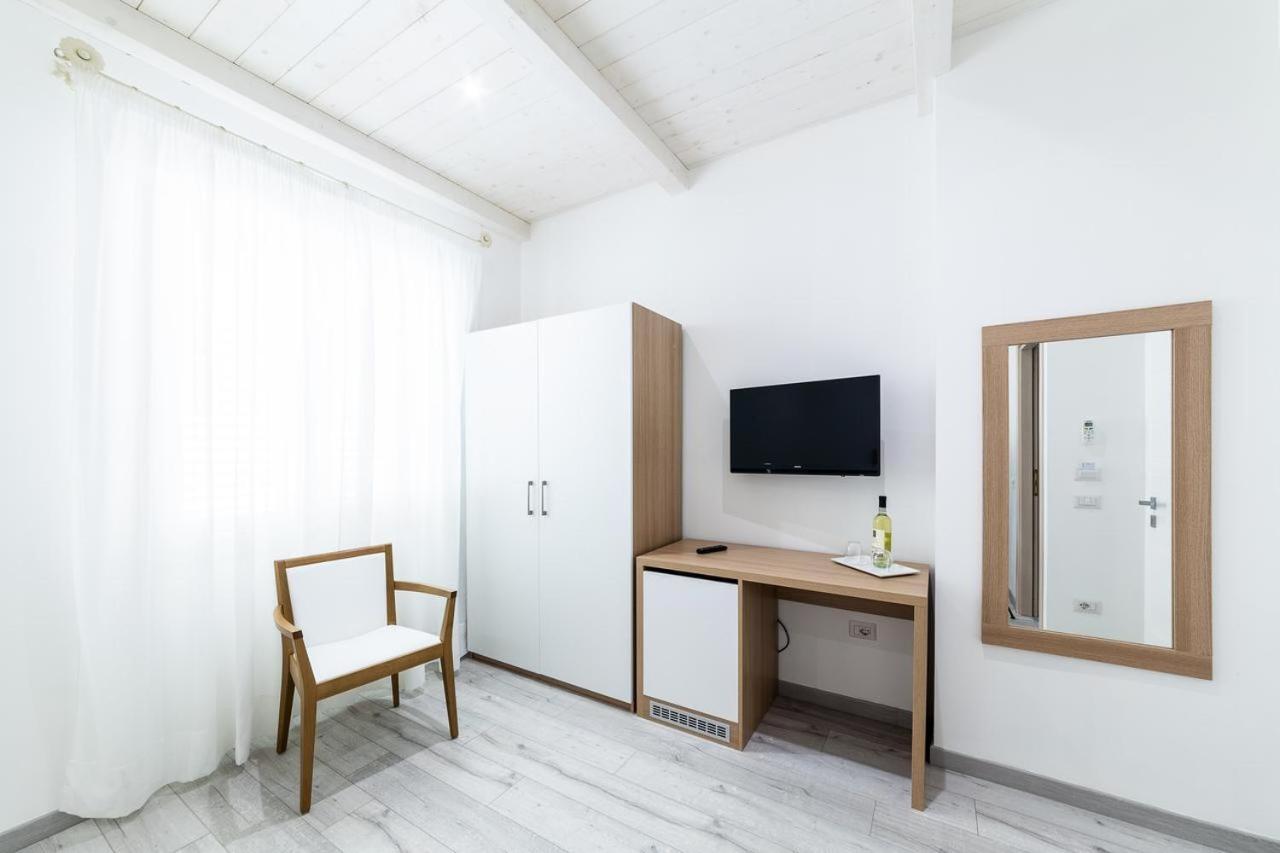 La Promenade Rooms & Suites Olbia Ngoại thất bức ảnh