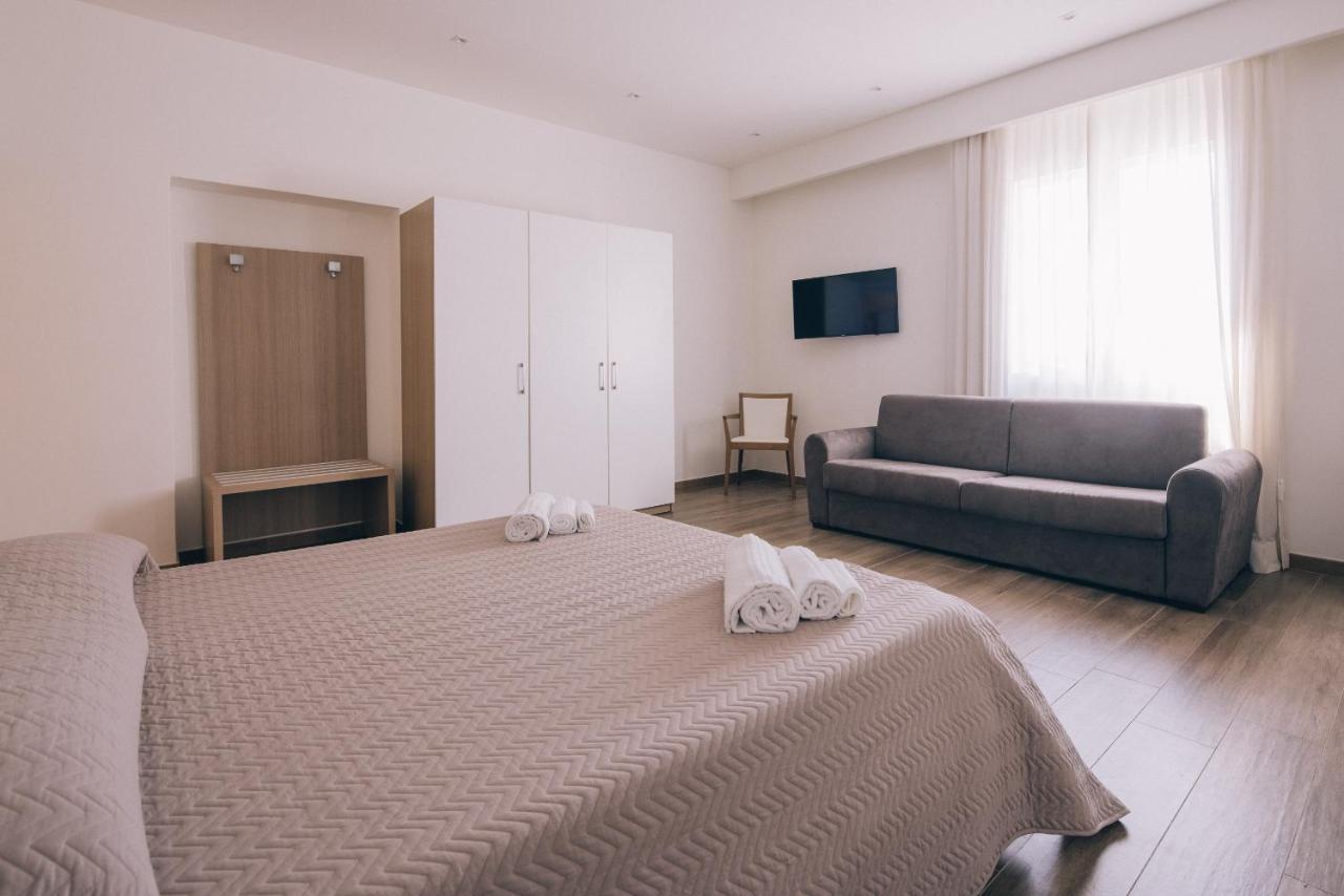 La Promenade Rooms & Suites Olbia Ngoại thất bức ảnh