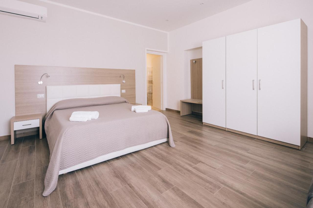 La Promenade Rooms & Suites Olbia Ngoại thất bức ảnh