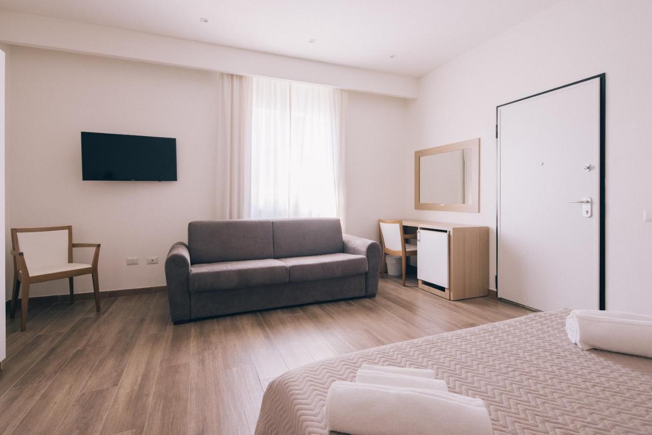 La Promenade Rooms & Suites Olbia Ngoại thất bức ảnh